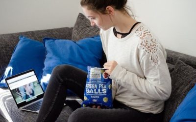 Bloggerin Melanie empfiehlt proteinreiche Snackideen mit Natural Crunchy